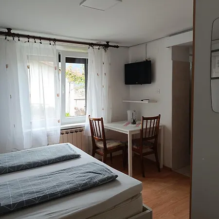 Sobe Cernilogar Πανσιόν