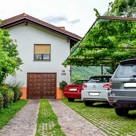 Sobe Cernilogar בית הארחה 3*